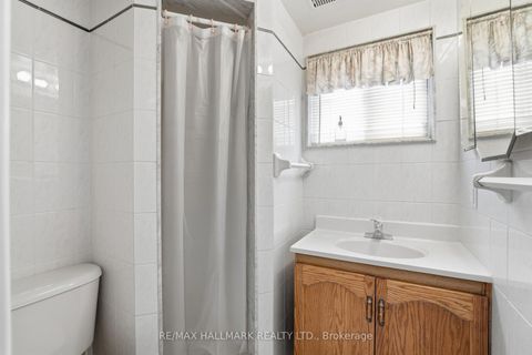Photo 20 at 54 Gotham Court, Amesbury, Toronto