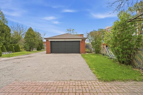 Photo 24 at 54 Gotham Court, Amesbury, Toronto