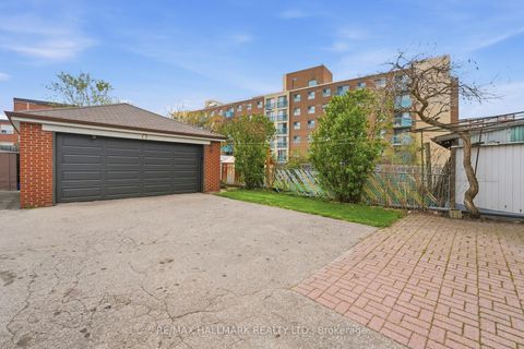 Photo 25 at 54 Gotham Court, Amesbury, Toronto