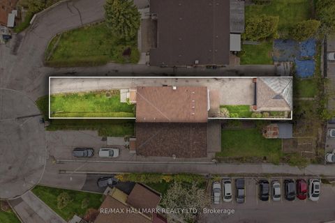 Photo 26 at 54 Gotham Court, Amesbury, Toronto