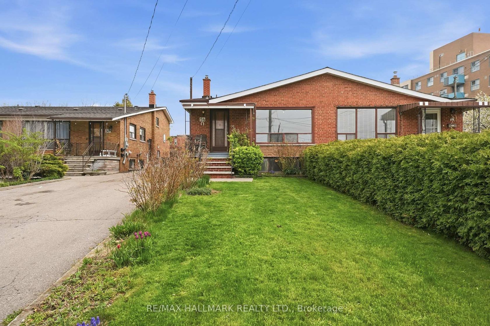 54 Gotham Court, Amesbury, Toronto photo number 2