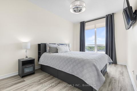 Photo 8 at 801 - 1135 Royal York Road, Humber Valley, Toronto