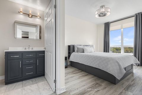 Photo 9 at 801 - 1135 Royal York Road, Humber Valley, Toronto