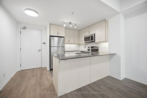 Photo 8 at 624 - 15 James Finlay Way, CFB, Toronto