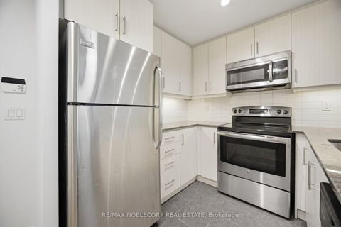 Photo 10 at 624 - 15 James Finlay Way, CFB, Toronto