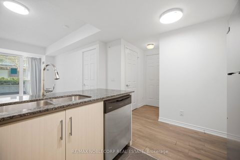 Photo 11 at 624 - 15 James Finlay Way, CFB, Toronto
