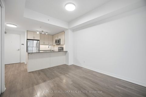 Photo 17 at 624 - 15 James Finlay Way, CFB, Toronto