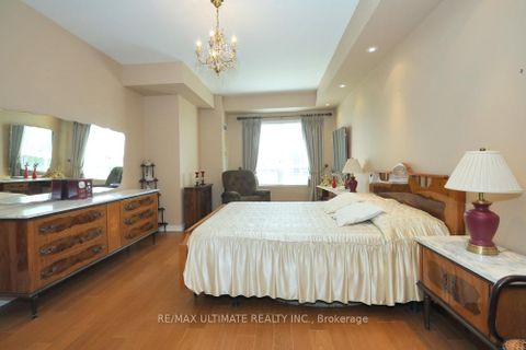 Photo 12 at 407 - 9235 Jane Street, Maple, Vaughan