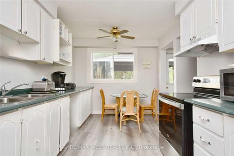 Photo 3 at 77 Carlton Road, Cundles East, Barrie