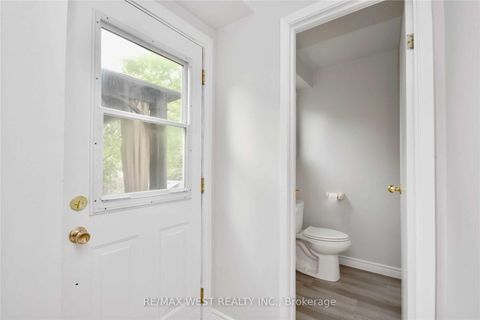 Photo 6 at 77 Carlton Road, Cundles East, Barrie