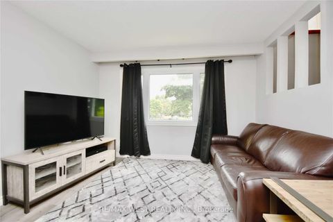 Photo 8 at 77 Carlton Road, Cundles East, Barrie