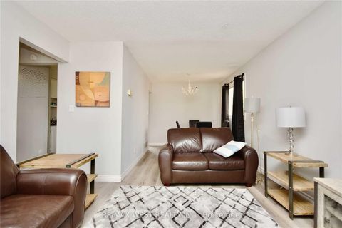 Photo 10 at 77 Carlton Road, Cundles East, Barrie