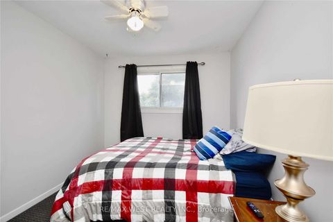 Photo 12 at 77 Carlton Road, Cundles East, Barrie