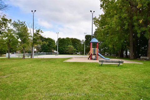Photo 13 at 77 Carlton Road, Cundles East, Barrie