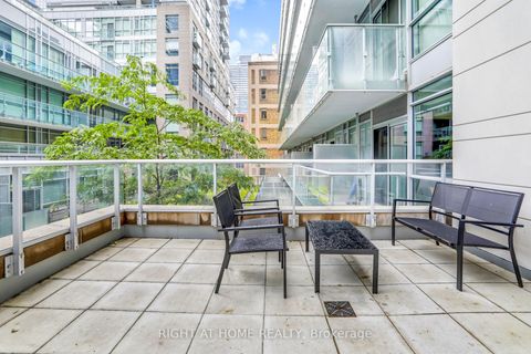Photo 3 at 311 - 199 Richmond Street W, Waterfront Communities C1, Toronto
