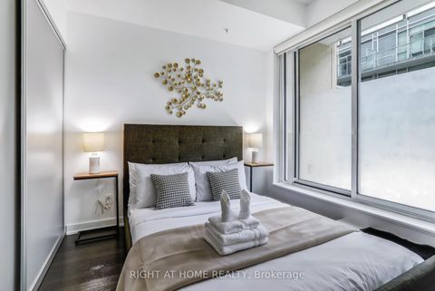 Photo 4 at 311 - 199 Richmond Street W, Waterfront Communities C1, Toronto
