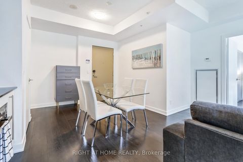 Photo 9 at 311 - 199 Richmond Street W, Waterfront Communities C1, Toronto