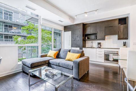 Photo 13 at 311 - 199 Richmond Street W, Waterfront Communities C1, Toronto