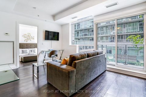 Photo 14 at 311 - 199 Richmond Street W, Waterfront Communities C1, Toronto