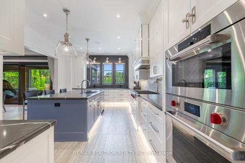 Photo 7 at 20 Sunbeam Avenue, Clanton Park, Toronto