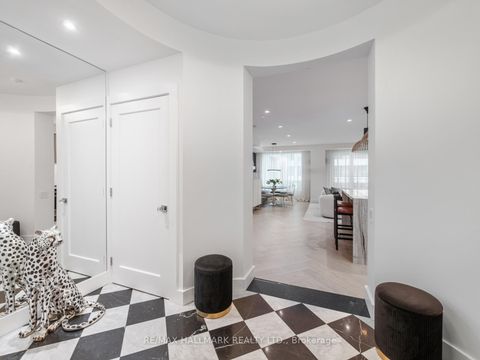 Photo 6 at 716 - 20 Scrivener Square, Moore Park, Toronto