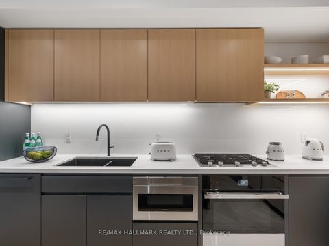 Photo 11 at 716 - 20 Scrivener Square, Moore Park, Toronto