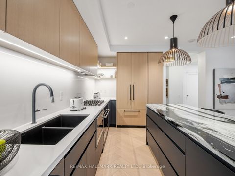 Photo 12 at 716 - 20 Scrivener Square, Moore Park, Toronto