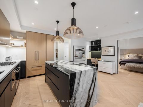 Photo 13 at 716 - 20 Scrivener Square, Moore Park, Toronto