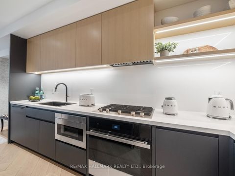 Photo 14 at 716 - 20 Scrivener Square, Moore Park, Toronto
