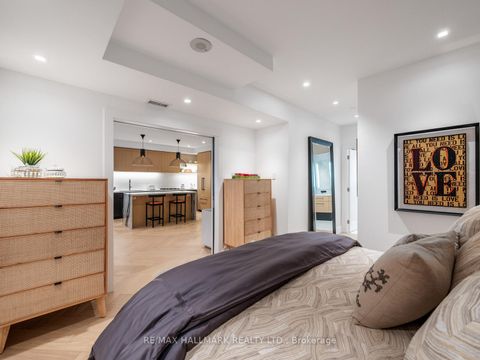 Photo 29 at 716 - 20 Scrivener Square, Moore Park, Toronto