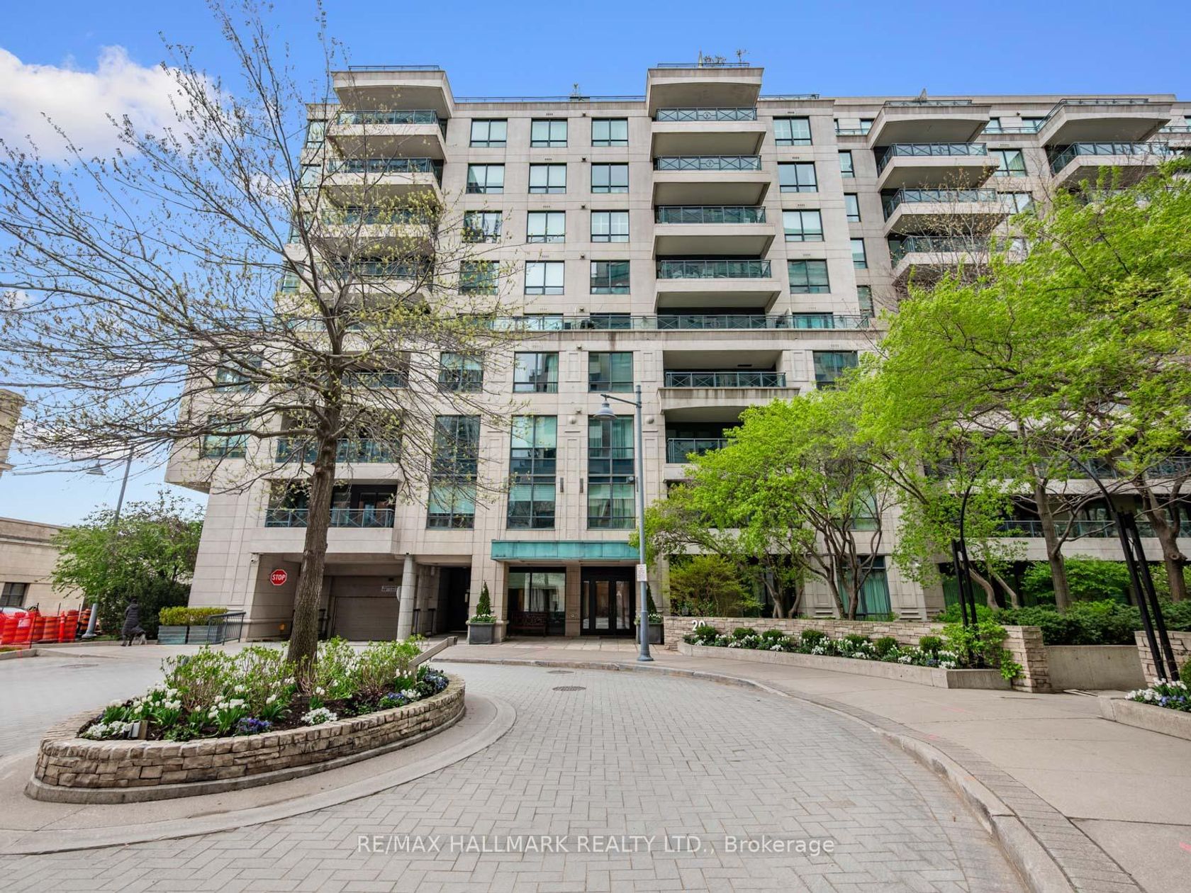 716 - 20 Scrivener Square, Moore Park, Toronto 