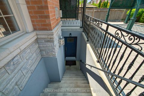 Photo 33 at 24 Grand Vellore Crescent, Vellore Village, Vaughan