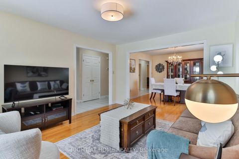Photo 2 at 459 Maple Leaf Drive, Maple Leaf, Toronto