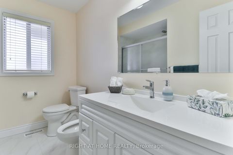 Photo 9 at 459 Maple Leaf Drive, Maple Leaf, Toronto