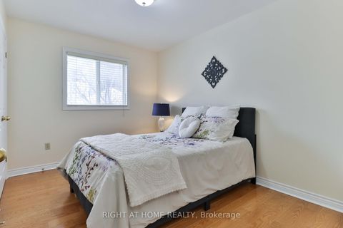 Photo 11 at 459 Maple Leaf Drive, Maple Leaf, Toronto