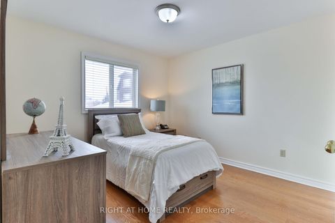 Photo 12 at 459 Maple Leaf Drive, Maple Leaf, Toronto