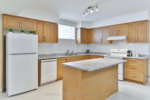 Photo 15 at 459 Maple Leaf Drive, Maple Leaf, Toronto