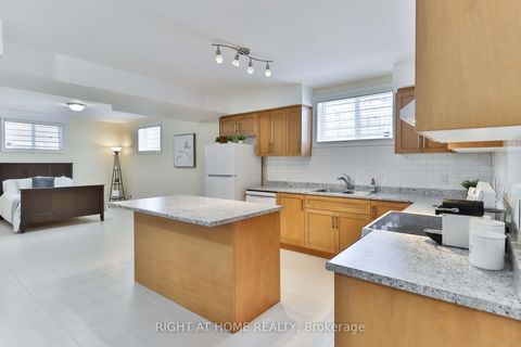 Photo 16 at 459 Maple Leaf Drive, Maple Leaf, Toronto