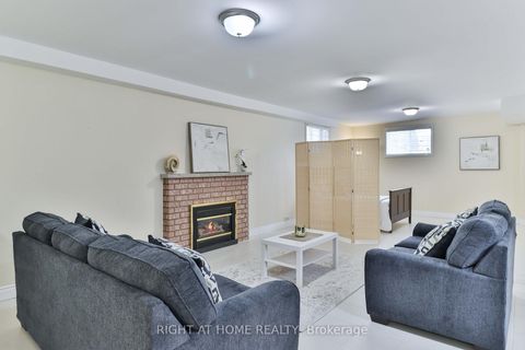 Photo 18 at 459 Maple Leaf Drive, Maple Leaf, Toronto