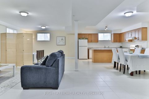 Photo 19 at 459 Maple Leaf Drive, Maple Leaf, Toronto