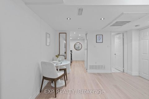 Photo 10 at Th B - 12 Portland Street, Waterfront Communities C1, Toronto