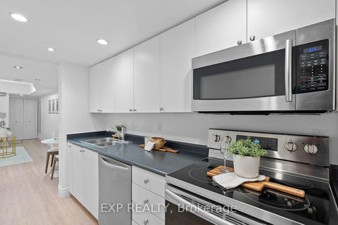 Photo 15 at Th B - 12 Portland Street, Waterfront Communities C1, Toronto