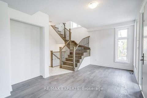 Photo 3 at 14A Mccachen Street, Oak Ridges, Richmond Hill