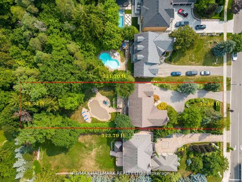 Photo 2 at 384 Kennedy Street W, Aurora Highlands, Aurora