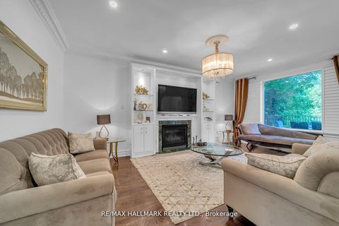 Photo 14 at 384 Kennedy Street W, Aurora Highlands, Aurora
