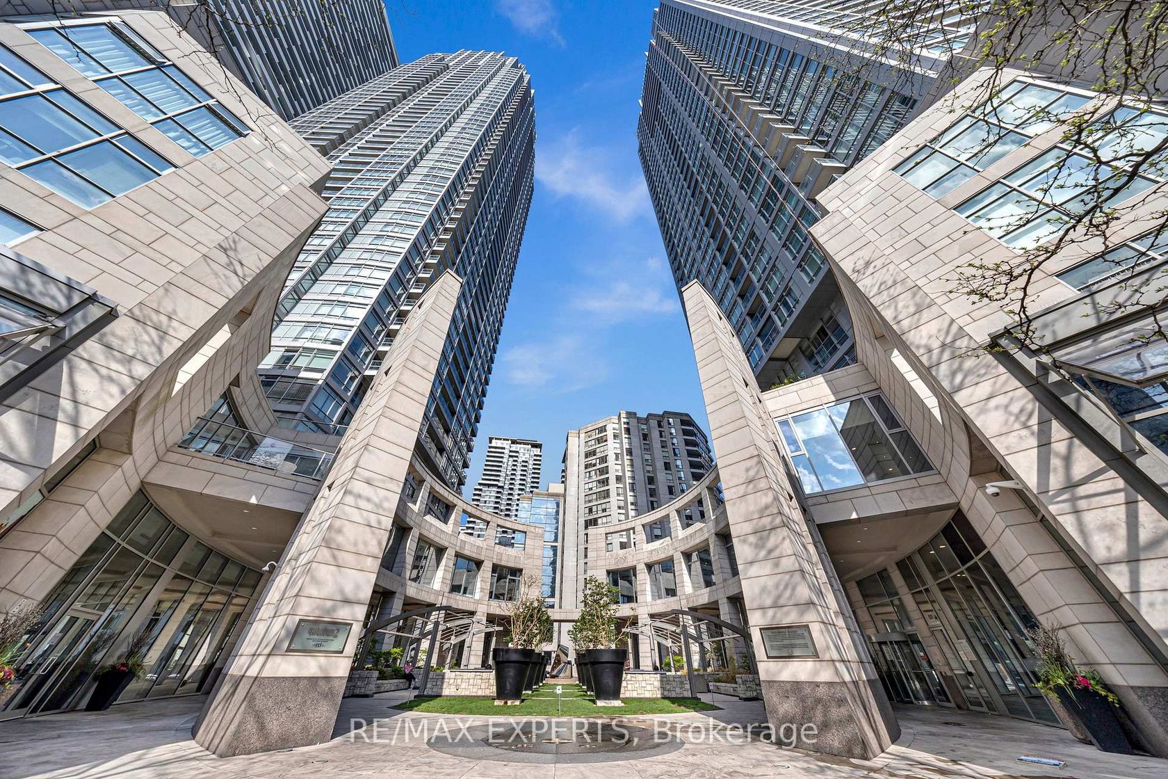 2304 - 2191 Yonge Street, Mount Pleasant West, Toronto photo number 2