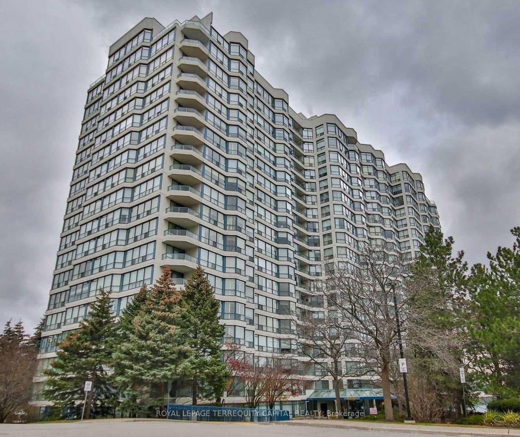 1407 - 7300 Yonge Street, Yorkhill, Vaughan photo number 2