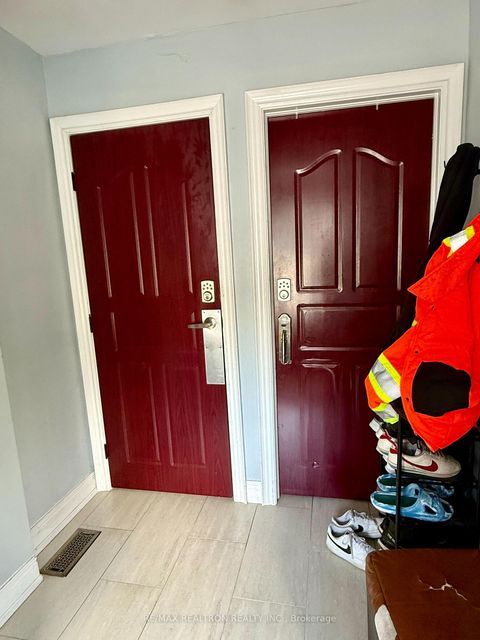 Photo 1 at 132 Brookhaven Drive, Amesbury, Toronto