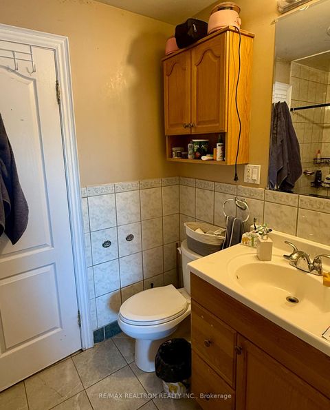 Photo 5 at 132 Brookhaven Drive, Amesbury, Toronto