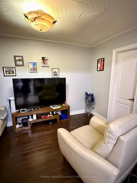 Photo 9 at 132 Brookhaven Drive, Amesbury, Toronto